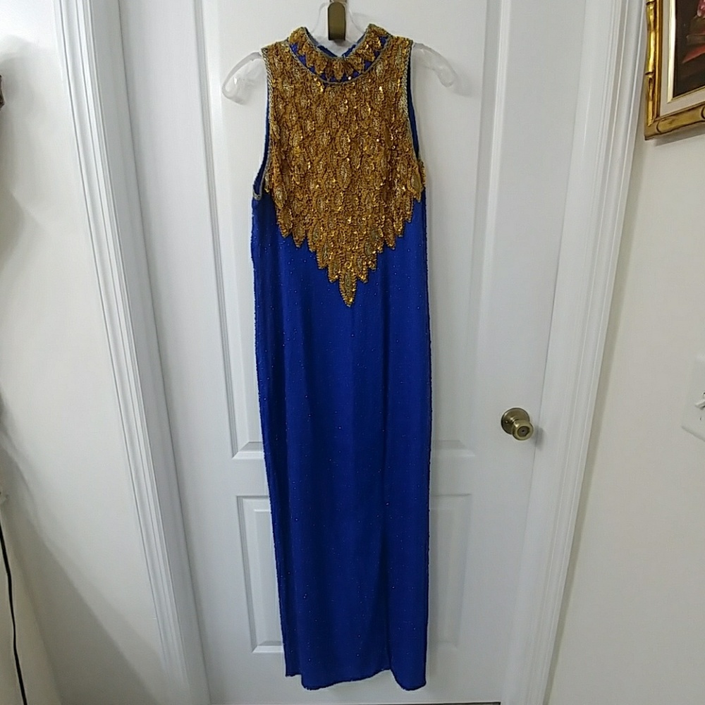 Mehro Bandhu | Silk dress & Shawl